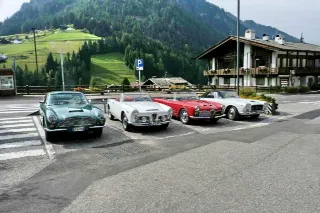 Foto 194 di 397: ASTON MARTIN DB6 1966