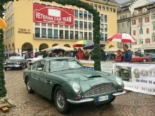 Foto 199 di 397: ASTON MARTIN DB6 1966