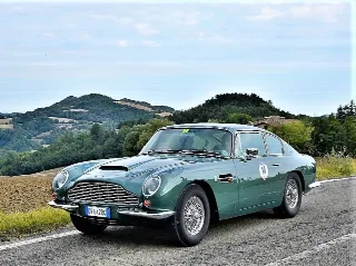 Foto 1 di 397: ASTON MARTIN DB6 1966
