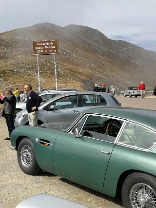 Foto 206 di 397: ASTON MARTIN DB6 1966