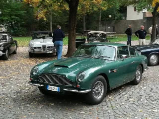 Foto 209 di 397: ASTON MARTIN DB6 1966