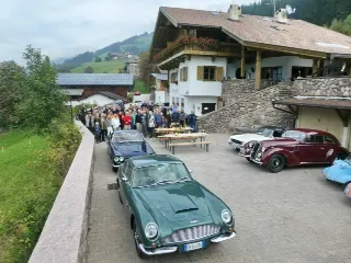 Foto 215 di 397: ASTON MARTIN DB6 1966