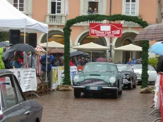 Foto 217 di 397: ASTON MARTIN DB6 1966