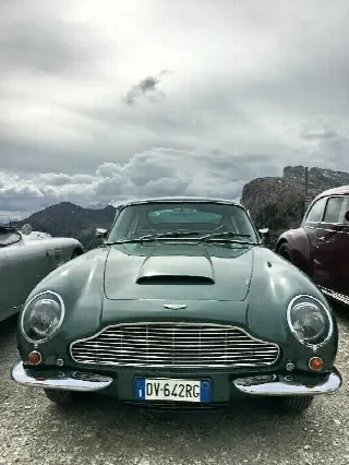 Foto 218 di 397: ASTON MARTIN DB6 1966
