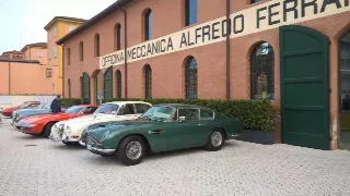 Foto 225 di 397: ASTON MARTIN DB6 1966