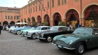 Foto 227 di 397: ASTON MARTIN DB6 1966