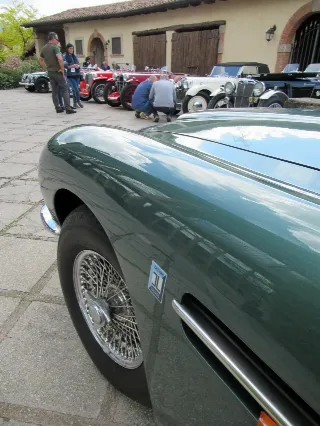 Foto 245 di 397: ASTON MARTIN DB6 1966