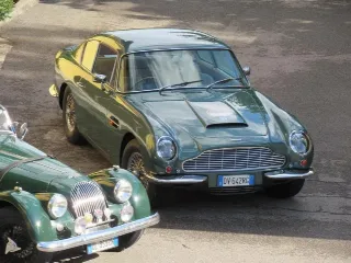 Foto 248 di 397: ASTON MARTIN DB6 1966