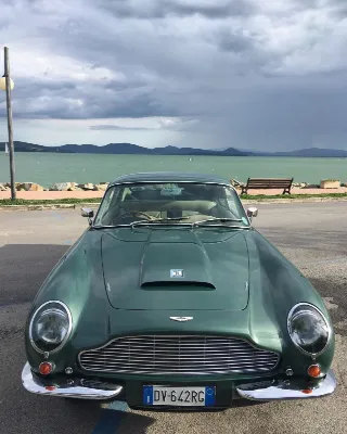 Foto 251 di 397: ASTON MARTIN DB6 1966