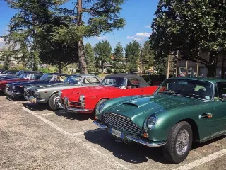 Foto 260 di 397: ASTON MARTIN DB6 1966