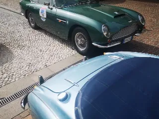 Foto 277 di 397: ASTON MARTIN DB6 1966