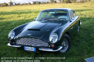 Foto 27 di 397: ASTON MARTIN DB6 1966