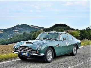 Foto 286 di 397: ASTON MARTIN DB6 1966