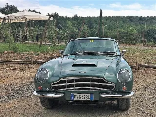 Foto 295 di 397: ASTON MARTIN DB6 1966