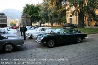 Foto 29 di 397: ASTON MARTIN DB6 1966