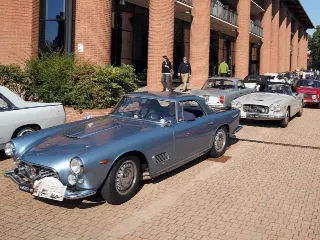 Foto 303 di 397: ASTON MARTIN DB6 1966