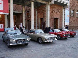 Foto 307 di 397: ASTON MARTIN DB6 1966