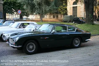 Foto 30 di 397: ASTON MARTIN DB6 1966