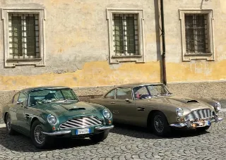 Foto 333 di 397: ASTON MARTIN DB6 1966