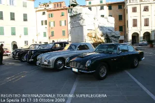 Foto 33 di 397: ASTON MARTIN DB6 1966