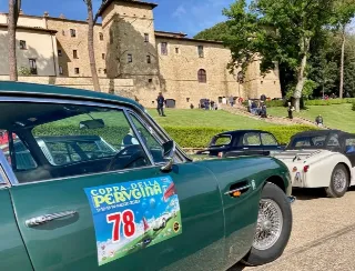 Foto 343 di 397: ASTON MARTIN DB6 1966