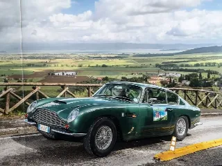 Foto 349 di 397: ASTON MARTIN DB6 1966