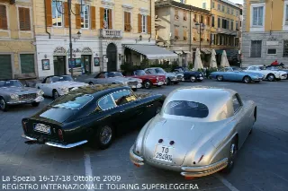 Foto 34 di 397: ASTON MARTIN DB6 1966