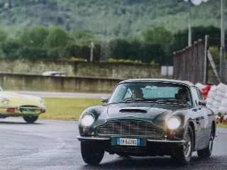 Foto 355 di 397: ASTON MARTIN DB6 1966