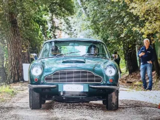Foto 357 di 397: ASTON MARTIN DB6 1966