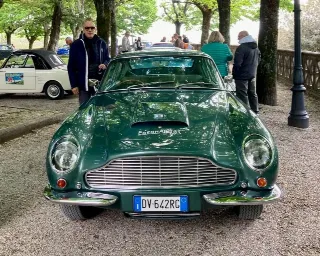 Foto 366 di 397: ASTON MARTIN DB6 1966