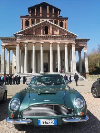 Foto 382 di 397: ASTON MARTIN DB6 1966