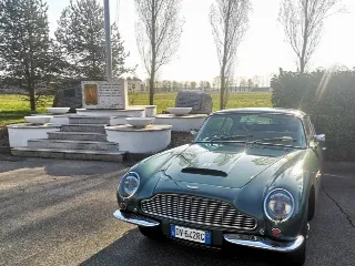 Foto 386 di 397: ASTON MARTIN DB6 1966