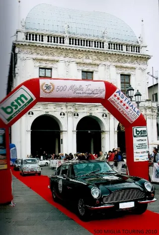 Foto 39 di 397: ASTON MARTIN DB6 1966