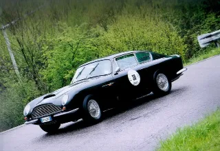 Foto 54 di 397: ASTON MARTIN DB6 1966