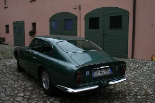 Foto 5 di 397: ASTON MARTIN DB6 1966