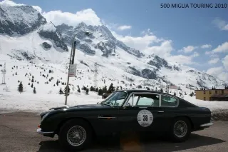 Foto 62 di 397: ASTON MARTIN DB6 1966