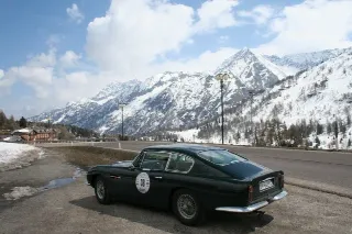 Foto 64 di 397: ASTON MARTIN DB6 1966