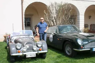 Foto 66 di 397: ASTON MARTIN DB6 1966