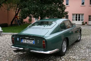 Foto 6 di 397: ASTON MARTIN DB6 1966