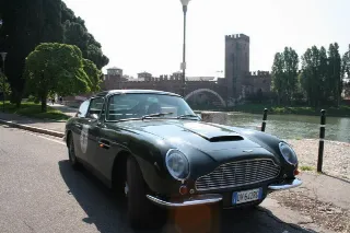 Foto 70 di 397: ASTON MARTIN DB6 1966