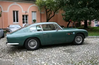 Foto 7 di 397: ASTON MARTIN DB6 1966