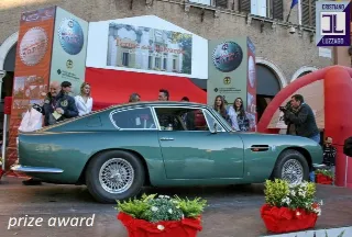 Foto 81 di 397: ASTON MARTIN DB6 1966