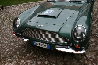 Foto 8 di 397: ASTON MARTIN DB6 1966
