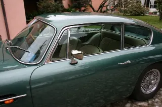 Foto 9 di 397: ASTON MARTIN DB6 1966