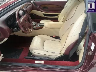 Foto 16 di 26: ASTON MARTIN DB7 1995