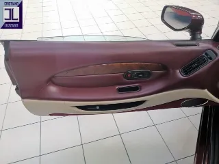 Foto 19 di 26: ASTON MARTIN DB7 1995
