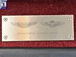 Foto 20 di 26: ASTON MARTIN DB7 1995