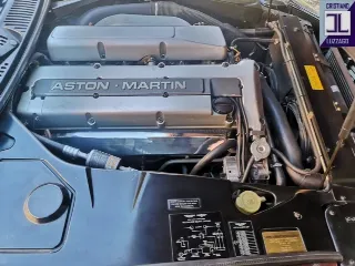 Foto 22 di 26: ASTON MARTIN DB7 1995