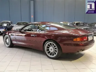 Foto 5 di 26: ASTON MARTIN DB7 1995
