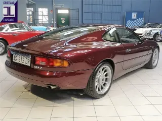 Foto 6 di 26: ASTON MARTIN DB7 1995